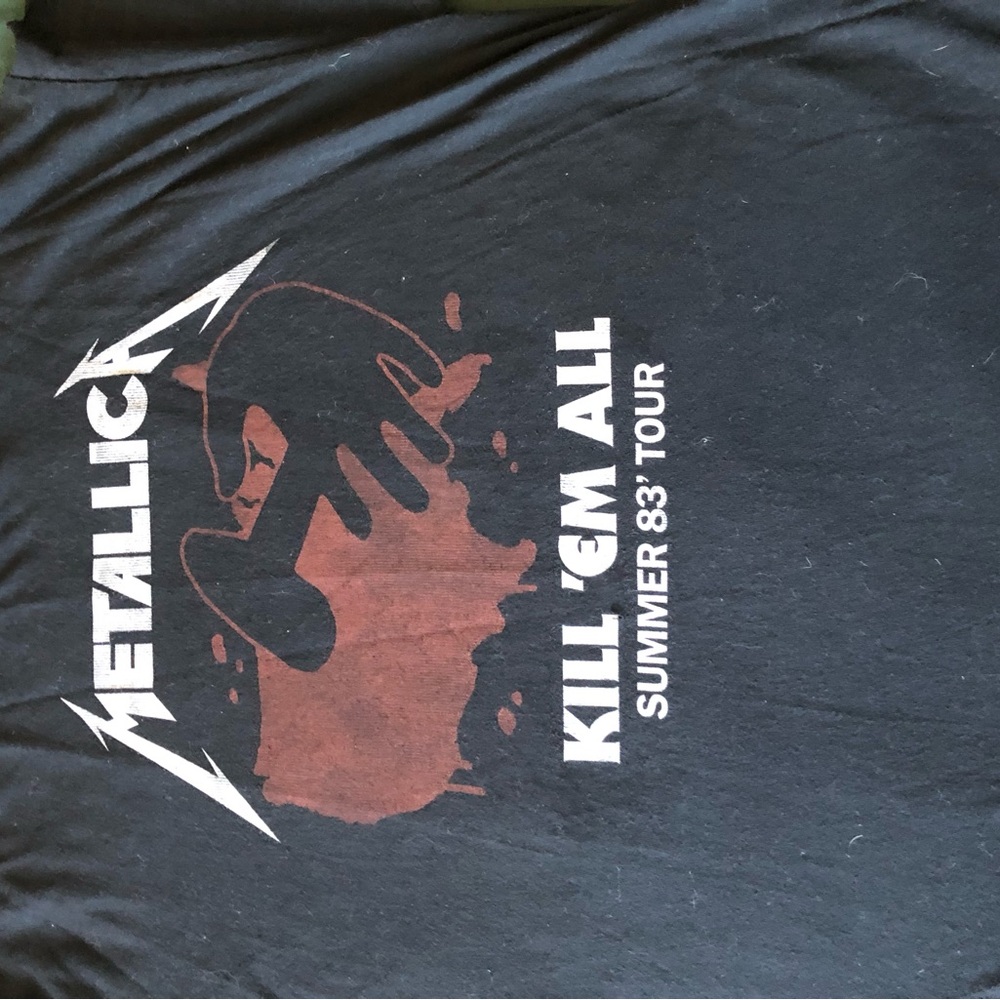 Hot Topic Black Metallica 'Kill 'Em All' Graphic Tee with Red Print